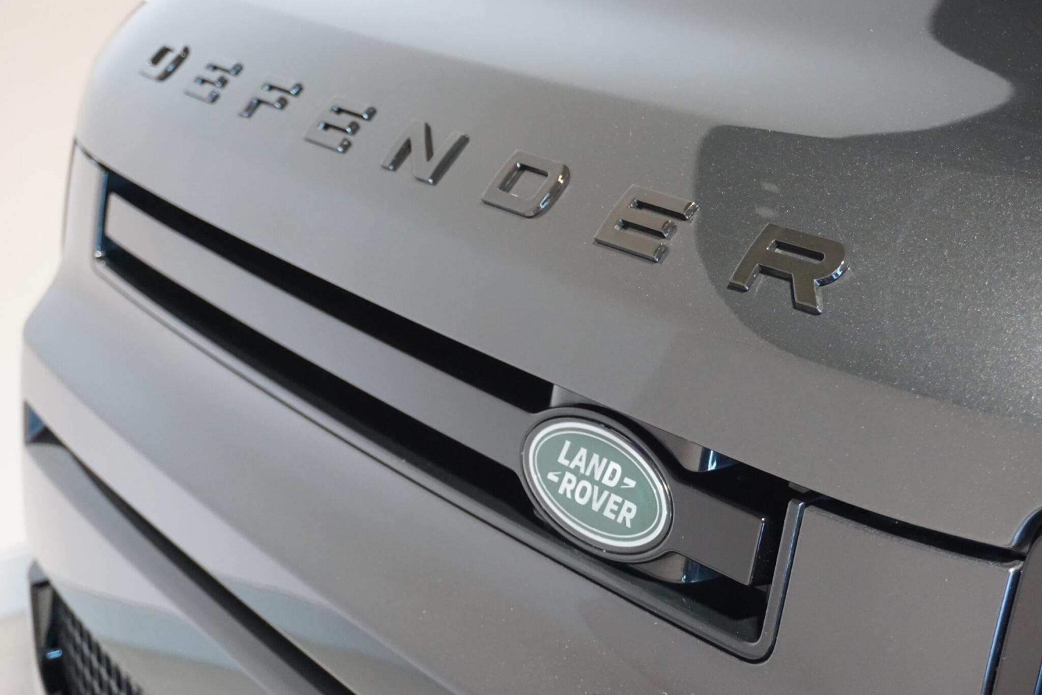 Land Rover Defender 110 3.0 D300 MHEV HSE Hard Top SUV 5dr Diesel Auto 4WD MWB Euro 6 (s/s) (300 ps)